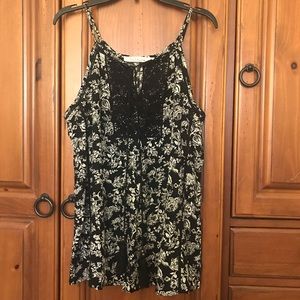 NWOT Solitaire floral crochet tank top blouse size S